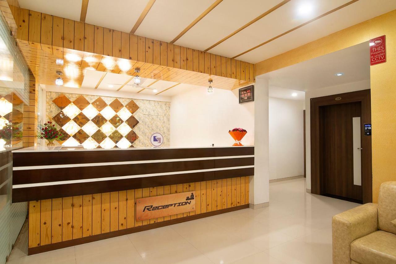 Hotel Sheetal Plaza Surat Exterior foto