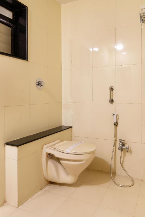 Hotel Sheetal Plaza Surat Exterior foto