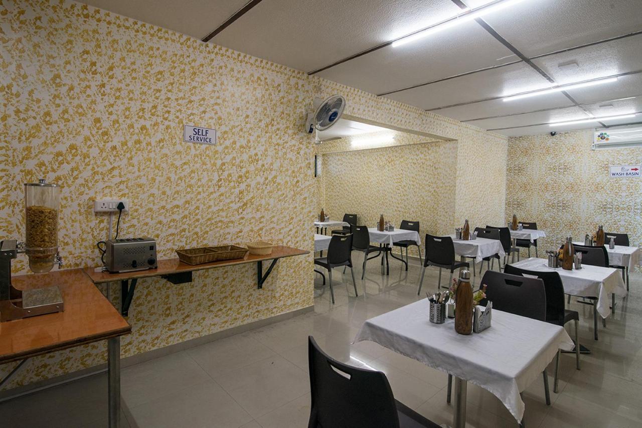 Hotel Sheetal Plaza Surat Exterior foto
